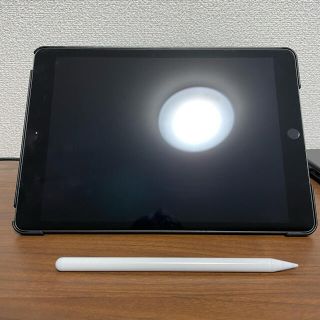 新作登場安い Apple - iPad 8世代 128GB ペン、ケース付きの通販 by こ