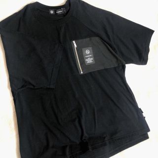 アンダーカバー(UNDERCOVER)のアンダーカバー　gu    ジップポケットTシャツ   Lサイズ　ブラック(Tシャツ/カットソー(半袖/袖なし))