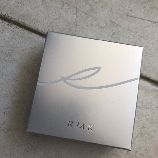 RMK(アールエムケー)のRMK ザ ベージュライブラリー アイシャドウデュオ 03 新品へ コスメ/美容のベースメイク/化粧品(アイシャドウ)の商品写真