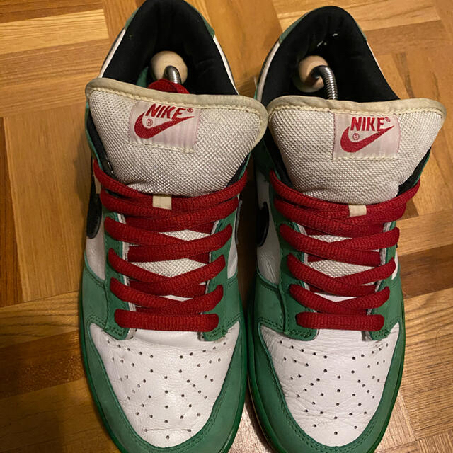 NIKE(ナイキ)のNike sb dunk low heineken ハイネケン メンズの靴/シューズ(スニーカー)の商品写真