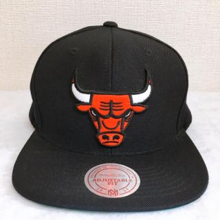 ミッチェルアンドネス(MITCHELL & NESS)のミッチェルアンドネス　NBA シカゴブルズ　キャップ　黒　スナップバック(キャップ)