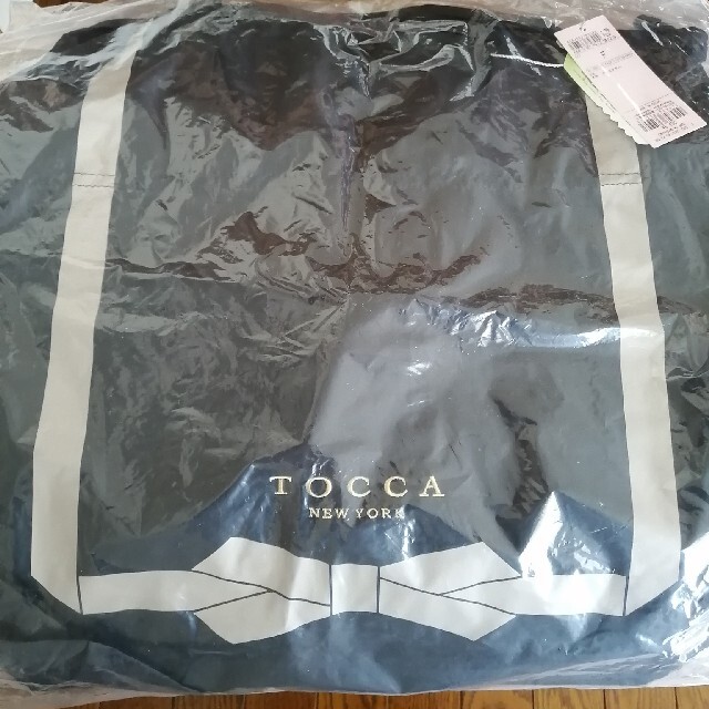 TOCCA(トッカ)のトッカ　　プレゼントリボン　エコバッグ　黒 レディースのバッグ(エコバッグ)の商品写真