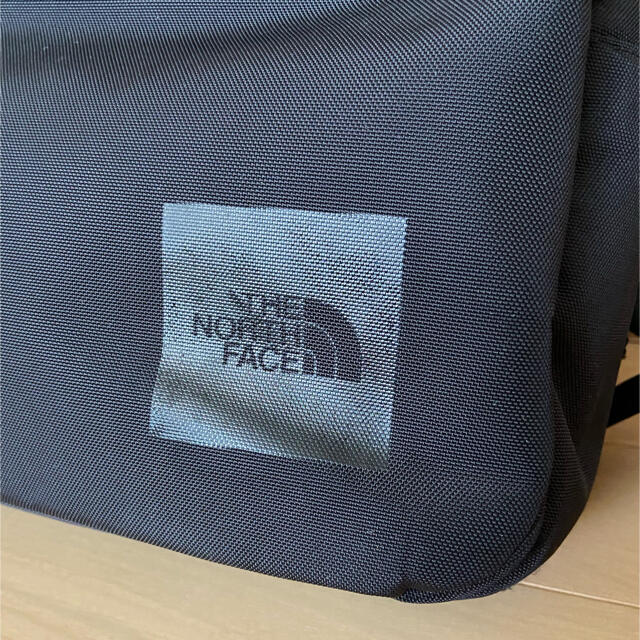 THE NORTH FACE(ザノースフェイス)のTHE NORTH FACE  シャトルデイパック メンズのバッグ(ビジネスバッグ)の商品写真