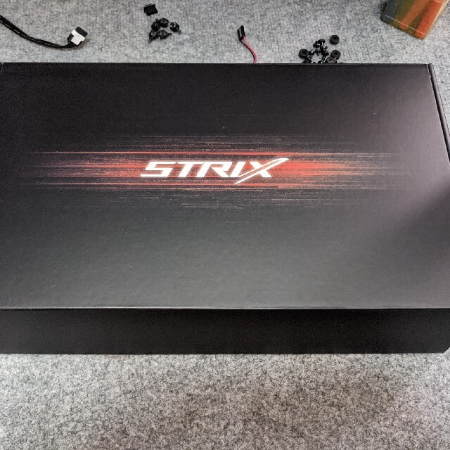 ASUS(エイスース)のASUS ROG-STRIX-RTX2070S-A8G-GAMING スマホ/家電/カメラのPC/タブレット(PCパーツ)の商品写真