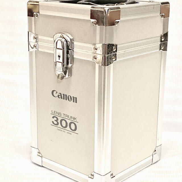 Canon Lens Trunk 300 1