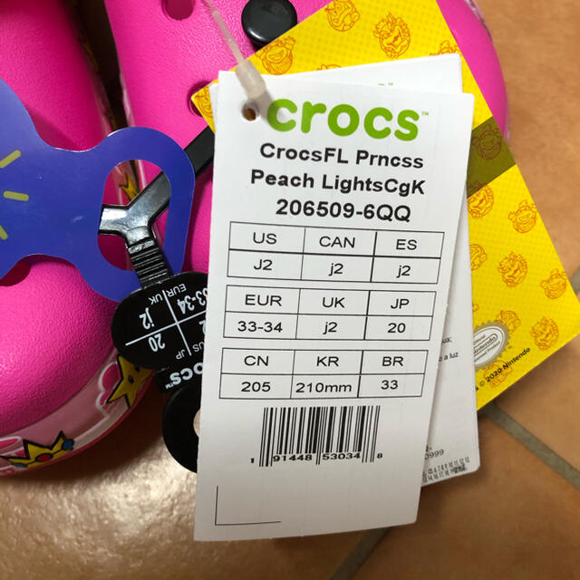 crocs(クロックス)の専用　　✴︎クロックス  ピーチ姫　J2 20センチ キッズ/ベビー/マタニティのキッズ靴/シューズ(15cm~)(サンダル)の商品写真