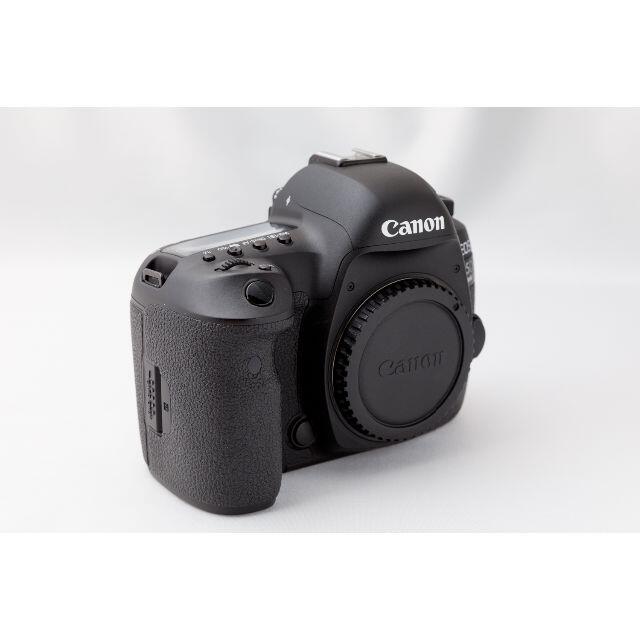 Canon(キヤノン)のCANON EOS 5D Mark4　グリップBG-E20と予備バッテリー付 スマホ/家電/カメラのカメラ(デジタル一眼)の商品写真