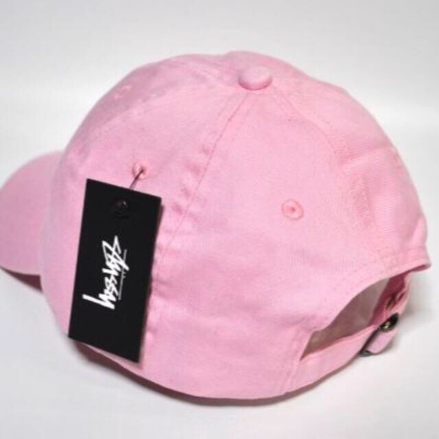 STUSSY(ステューシー)の新古 ステューシー キャップ STOCK LOW PROFILE CAP ピンク メンズの帽子(キャップ)の商品写真