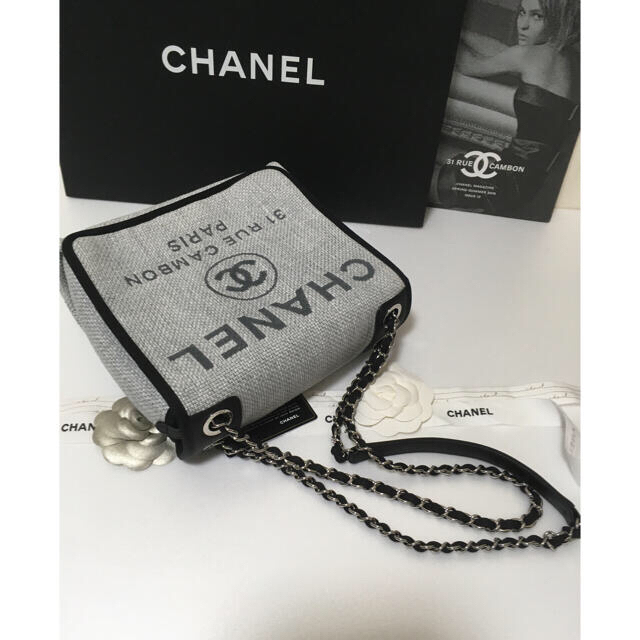 CHANEL(シャネル)のMyu2様専用♡ シャネル ドーヴィル 2way ショルダーバッグ  正規品 レディースのバッグ(ショルダーバッグ)の商品写真