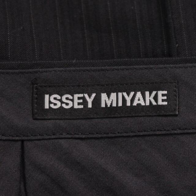 ISSEY MIYAKE(イッセイミヤケ)のISSEY MIYAKE スラックス メンズ メンズのパンツ(スラックス)の商品写真