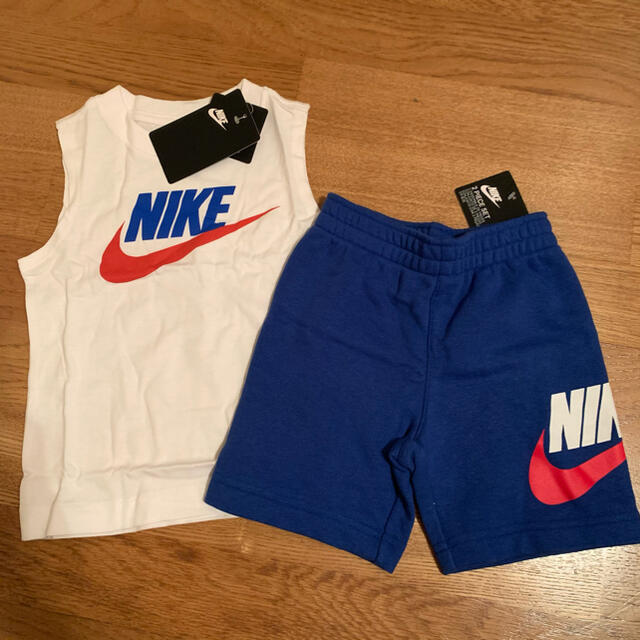 NIKE(ナイキ)のNIKE セットアップ キッズ/ベビー/マタニティのキッズ服男の子用(90cm~)(Tシャツ/カットソー)の商品写真