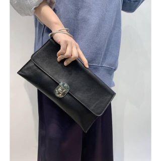 アパルトモンドゥーズィエムクラス(L'Appartement DEUXIEME CLASSE)のAP STUDIO SONDRA ROBERTS クラッチBAG(クラッチバッグ)