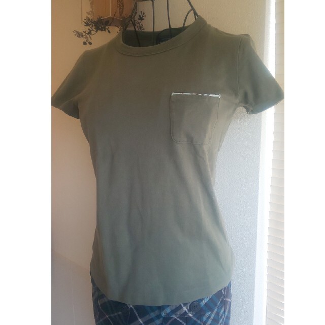 BURBERRY BLUE LABEL(バーバリーブルーレーベル)のBURBERRY BLUE LABEL バーバリー カーキ Tシャツ レディースのトップス(Tシャツ(半袖/袖なし))の商品写真