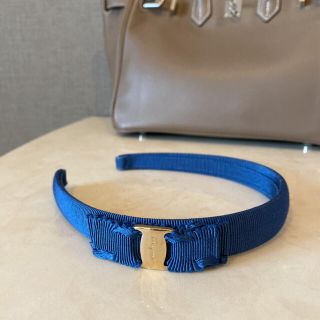 サルヴァトーレフェラガモ(Salvatore Ferragamo)のフェラガモ カチューシャ ロイヤルブルー(カチューシャ)