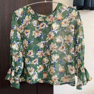 アズールバイマウジー(AZUL by moussy)の花柄トップス(シャツ/ブラウス(長袖/七分))