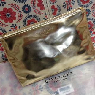 ジバンシィ(GIVENCHY)のジバンシィゴールドポーチ大セール‼︎(ポーチ)