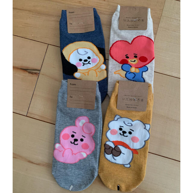 防弾少年団(BTS)(ボウダンショウネンダン)の⭐︎新品⭐︎ BT21  靴下4足セット エンタメ/ホビーのタレントグッズ(アイドルグッズ)の商品写真