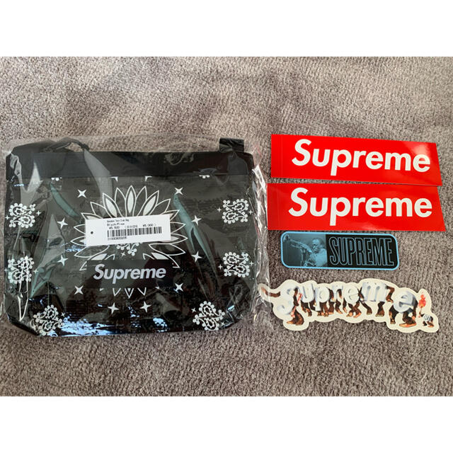 Supreme(シュプリーム)のSupreme Bandana Tarp Side Bag シュプリーム  メンズのバッグ(ショルダーバッグ)の商品写真