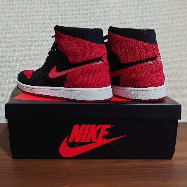 メンズ NIKE フライニット ブレッド 28.5cmの通販 by ゆで's shop セールなどお得に購入 エアジョーダン1 28.5cm 黒 赤 フライニット ハイ レトロ スニーカー