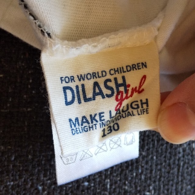 DILASH(ディラッシュ)のDILASH  Tシャツ 130cm キッズ/ベビー/マタニティのキッズ服女の子用(90cm~)(Tシャツ/カットソー)の商品写真