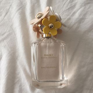 マークバイマークジェイコブス(MARC BY MARC JACOBS)のマークジェイコブス デイジー オー ソー フレッシュ オードトワレ(香水(女性用))