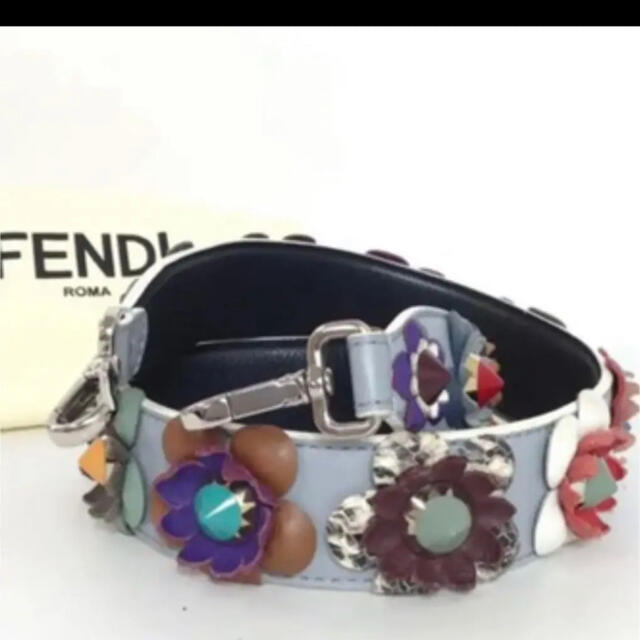【送料無料(一部地域を除く)】 FENDI フェンディーストラップ - ショルダーバッグ 【送料無料(一部地域を除く)】 FENDI フェンディーストラップ - ショルダーバッグ