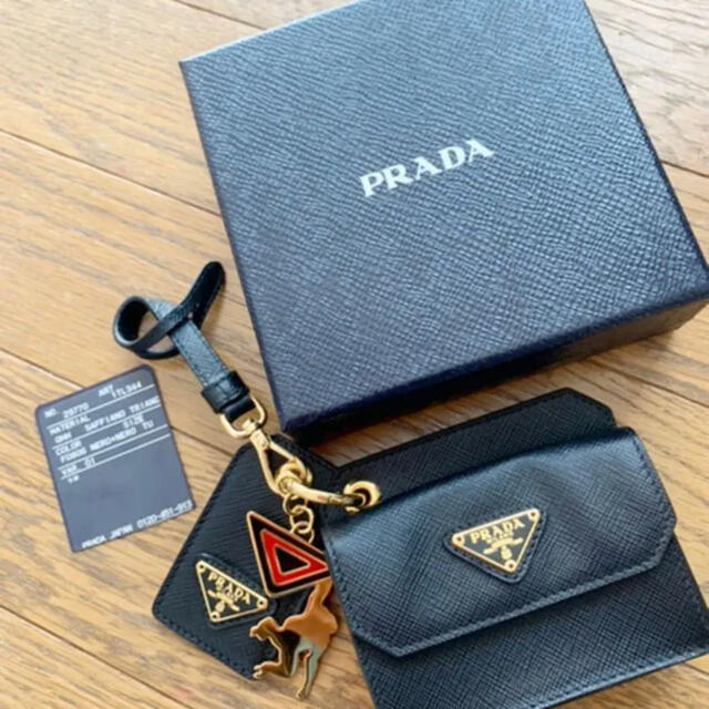 PRADA サフィアーノキーリング ウォレット