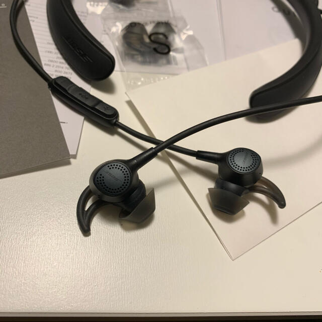 BOSE(ボーズ)の国内正規品 BOSE ボーズ QuietControl 30 QC30 美品 スマホ/家電/カメラのオーディオ機器(ヘッドフォン/イヤフォン)の商品写真