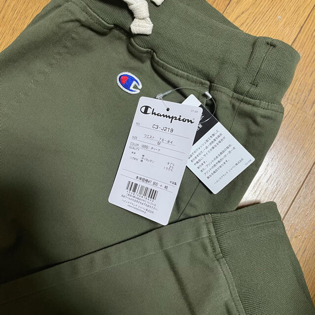 Champion(チャンピオン)のチャンピオン ロングパンツ  オリーブ色 Mサイズ(C3-J219)新品未使用 メンズのパンツ(その他)の商品写真