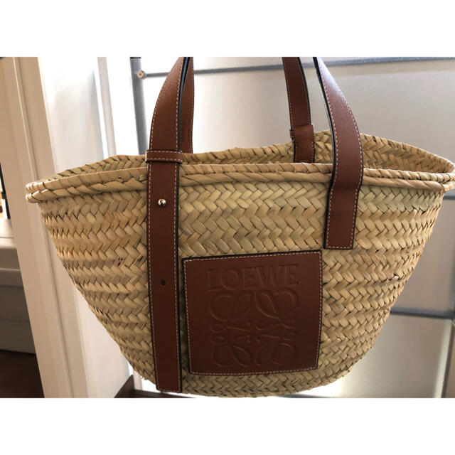 LOEWE(ロエベ)のkelly1129様専用 かごバッグ　Mサイズ レディースのバッグ(かごバッグ/ストローバッグ)の商品写真