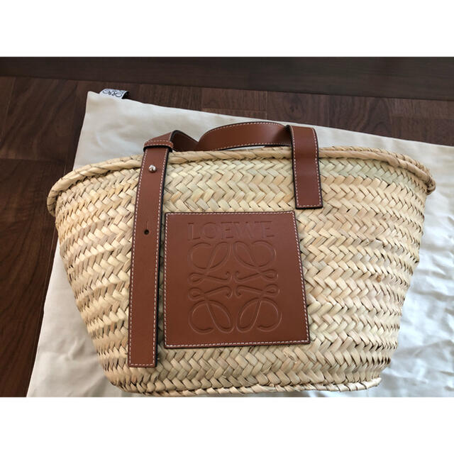 LOEWE(ロエベ)のkelly1129様専用 かごバッグ　Mサイズ レディースのバッグ(かごバッグ/ストローバッグ)の商品写真