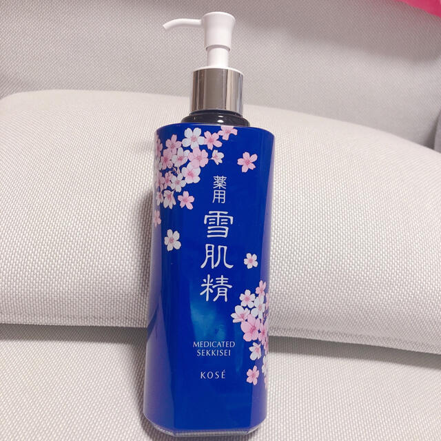 KOSE(コーセー)の専用！！KOSE 雪肌精 化粧水　500ml  桜模様限定デザイン コスメ/美容のスキンケア/基礎化粧品(化粧水/ローション)の商品写真