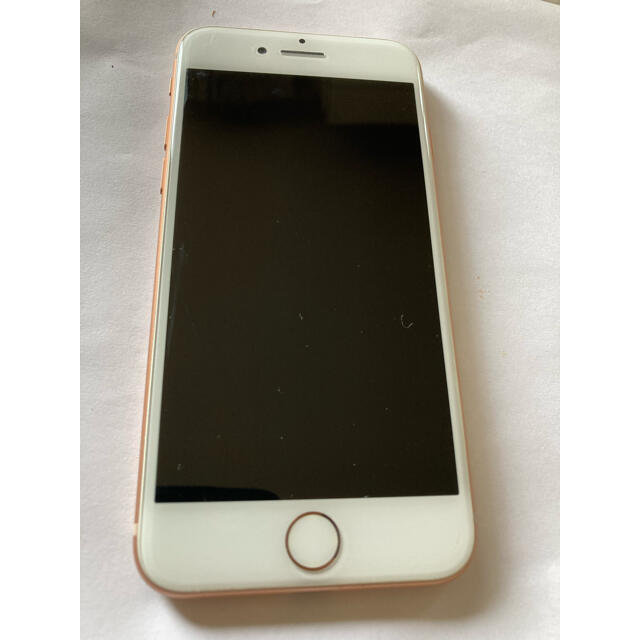 Apple(アップル)の比較的美SIMロック解除済みスマホ「iPhone8」本体　64GB 色　ゴールド スマホ/家電/カメラのスマートフォン/携帯電話(スマートフォン本体)の商品写真