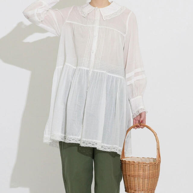 Dot&Stripes CHILDWOMAN(ドットアンドストライプスチャイルドウーマン)のDot&Stripes 80ボイル ピンタック チュニックブラウス レディースのトップス(シャツ/ブラウス(長袖/七分))の商品写真