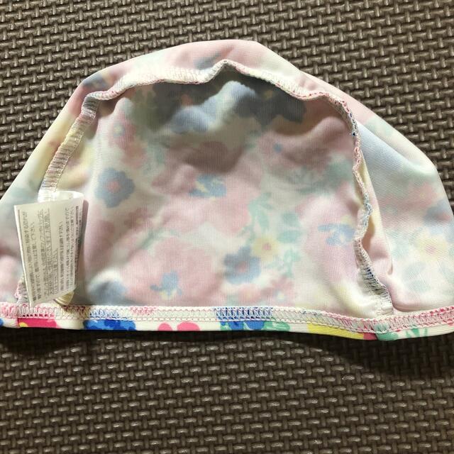 プール帽子　頭囲48〜54  花柄で可愛いです♪ キッズ/ベビー/マタニティのキッズ服女の子用(90cm~)(水着)の商品写真