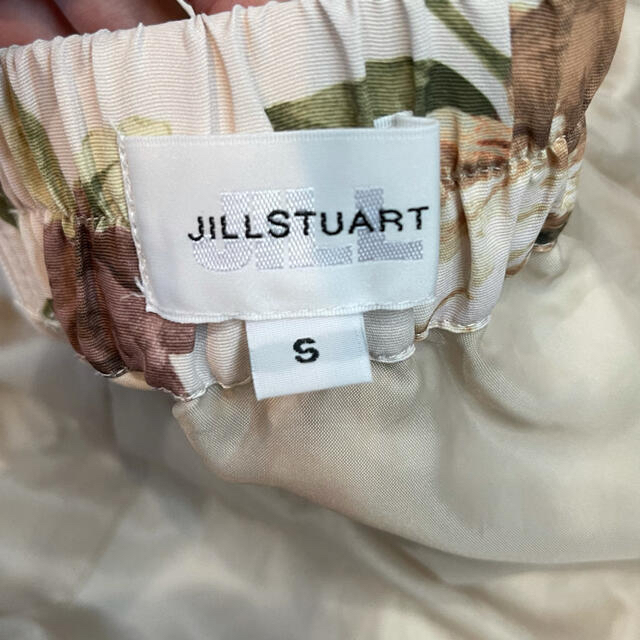 JILL by JILLSTUART(ジルバイジルスチュアート)の<美品>早い者勝ち！JILLSTUART スカート フレア 花柄 膝丈 ジル レディースのスカート(ひざ丈スカート)の商品写真