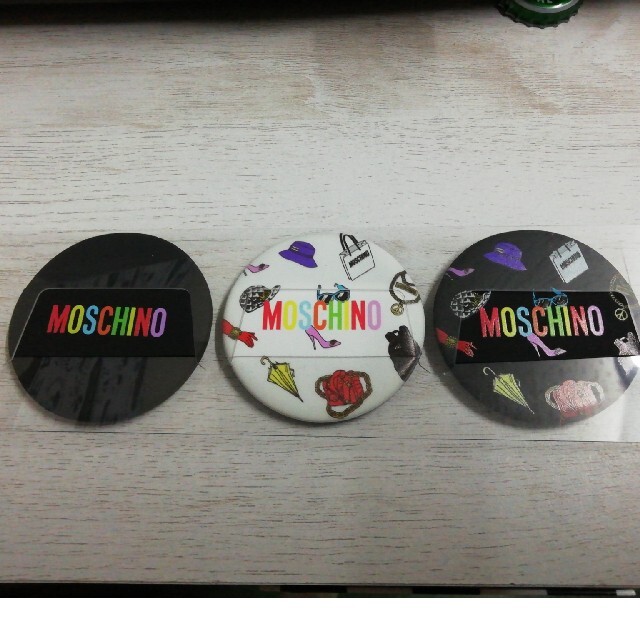 MOSCHINO(モスキーノ)のメイクパフ3点 コスメ/美容のメイク道具/ケアグッズ(パフ・スポンジ)の商品写真