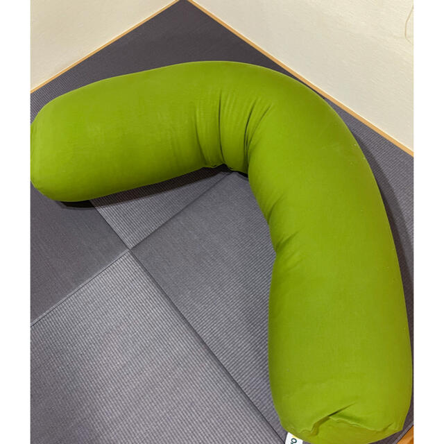 yogibo ライムグリーン枕 インテリア/住まい/日用品のソファ/ソファベッド(ビーズソファ/クッションソファ)の商品写真
