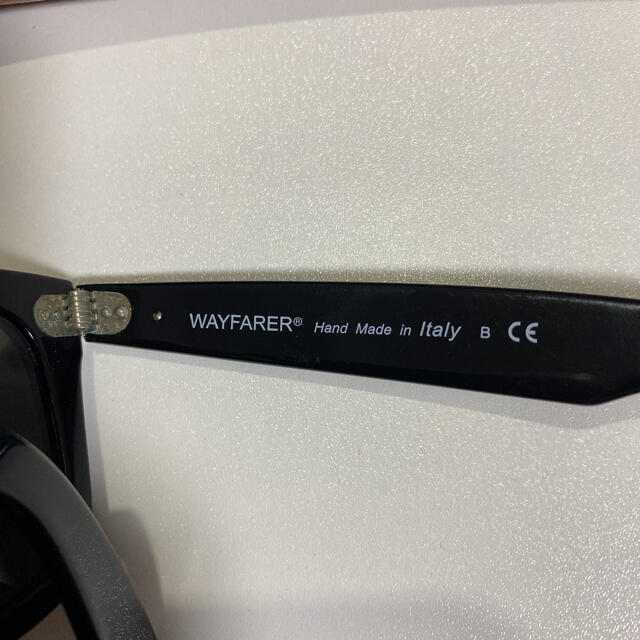 Ray-Ban(レイバン)の最終値下げ Ray-Ban サングラス WAYFARER (傷・汚れあり) メンズのファッション小物(サングラス/メガネ)の商品写真