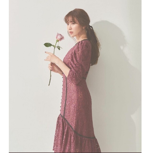 Cord Lace Trimmed Midi Dress herlipto レディースのワンピース(ひざ丈ワンピース)の商品写真