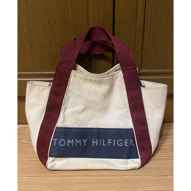 TOMMY HILFIGER(トミーヒルフィガー)のTOMMY HILFIGERハンドバッグ レディースのバッグ(ハンドバッグ)の商品写真