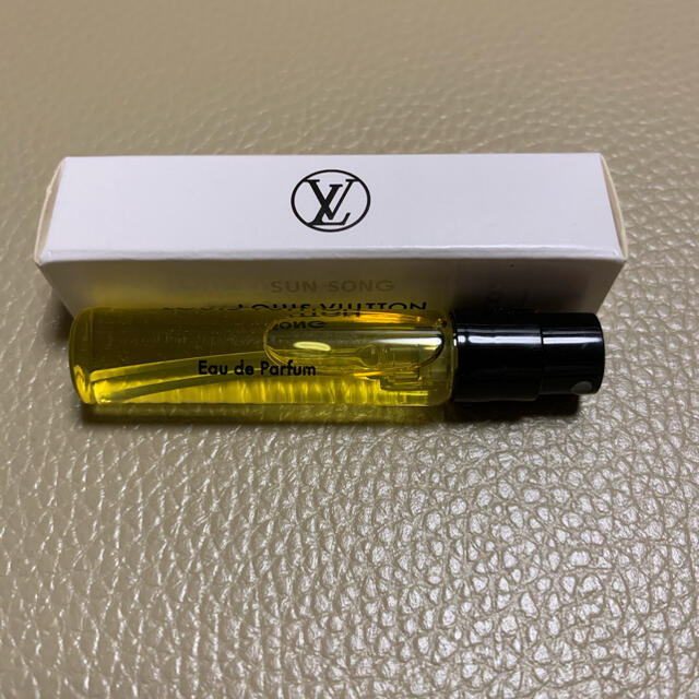 LOUIS VUITTON(ルイヴィトン)のルイヴィトン香水サンプル コスメ/美容のキット/セット(サンプル/トライアルキット)の商品写真