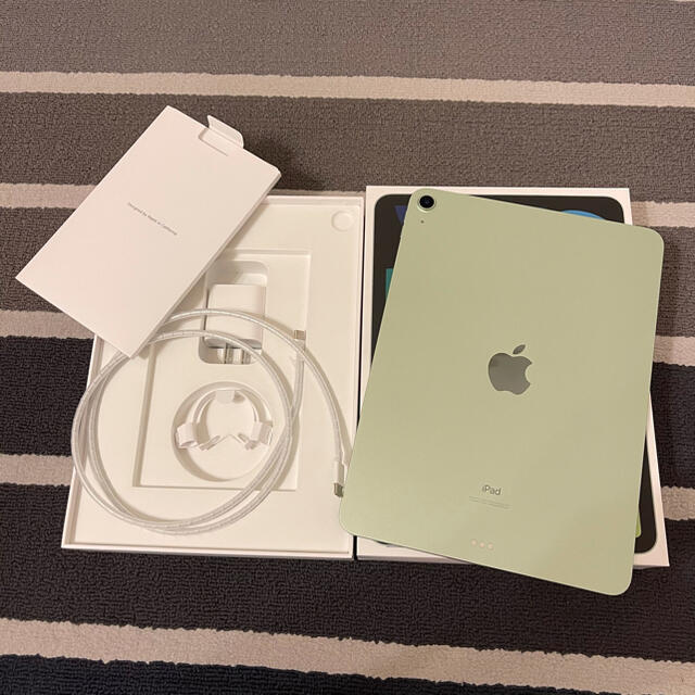 Apple(アップル)の『中古品』Apple iPad  Air4 green 64GB スマホ/家電/カメラのPC/タブレット(タブレット)の商品写真