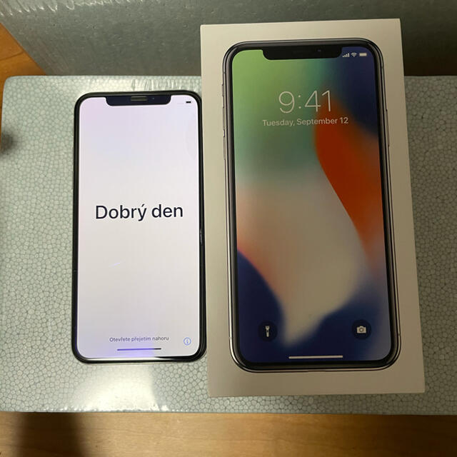 Apple iPhone X 64GB シルバー SIMフリー