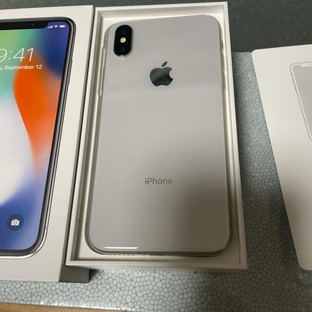 Apple iPhone X 64GB シルバー SIMフリー