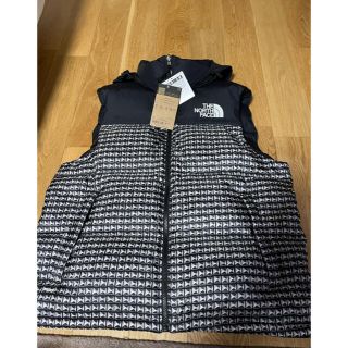 シュプリーム(Supreme)のSupreme TNF Studded Nuptse Vest Black  L(ダウンベスト)