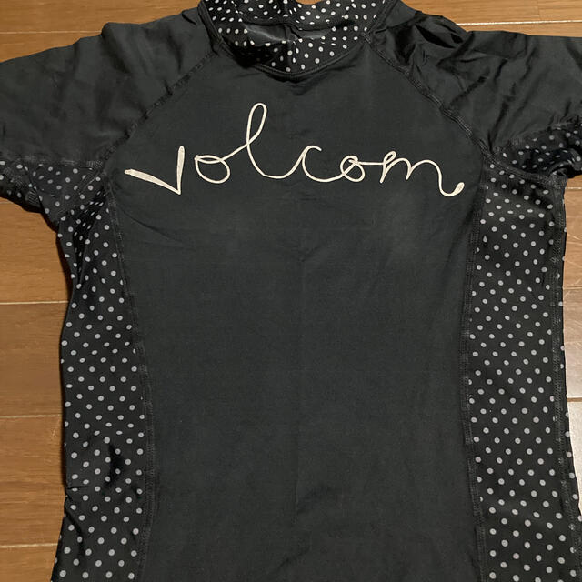 volcom(ボルコム)のボルコム　ラッシュガード レディースの水着/浴衣(水着)の商品写真