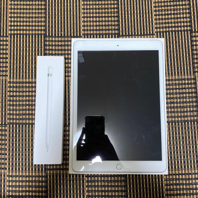 iPad(アイパッド)の『iPad 7世代 32GB』+『Apple Pencil 1』 スマホ/家電/カメラのPC/タブレット(タブレット)の商品写真