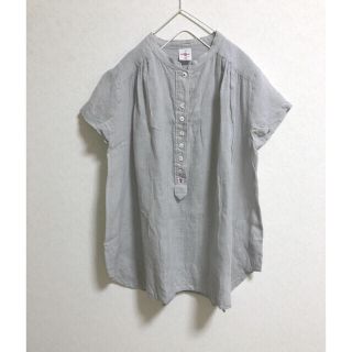 ネストローブ(nest Robe)の【お値下げ】Sa-Rah   前立てギャザーシャツ　ライトグレー(シャツ/ブラウス(半袖/袖なし))