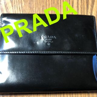 プラダ(PRADA)のPRADA エナメル 三つ折り財布(財布)